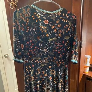 These beautiful flowers short sleeve dress